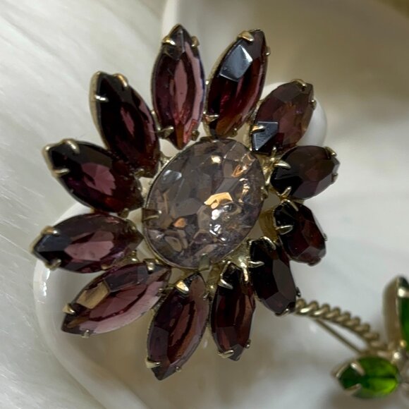 JULIANA D&E STYLE FAUX AMETHYST RHINESTONE FLORAL BROOCH - Picture 4 of 8